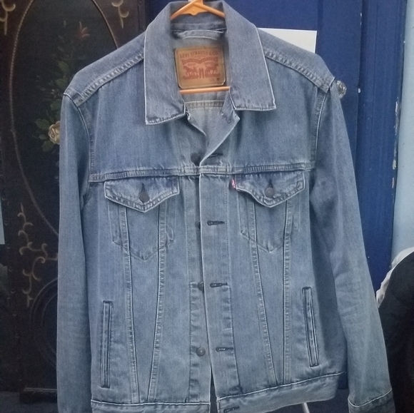levi light stonewash trucker jacket